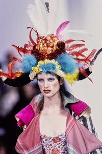 JOHN-GALLIANO-SPRING-1993-RTW-091.jpg