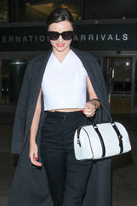 Miranda-Kerr-at-LAX-Airport-in-LA--03.jpg