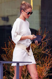 Rosie-Huntington-Whiteley-in-Short-White