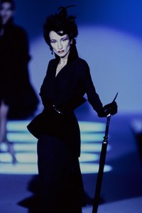 THIERRY-MUGLER-SPRING-1997-RTW-119.jpg