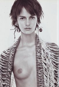 Vogue_Italia_January_2002_7.jpg