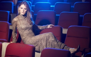 emilia-fox-9310-2560x1600.jpg