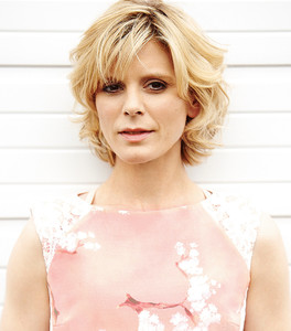 emilia_fox02_website_image_kwqo_wuxga.jpg