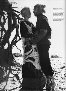 fanni_and_simon_photography_ben_mcdade_i-d_magazine_n223_september_2002_6.jpg