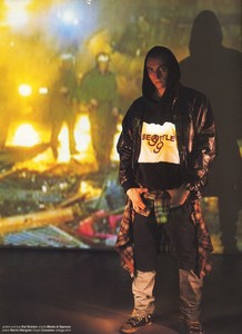 festival_photography_richard_bush_dutch_magazine_november_december_2001_8.jpg