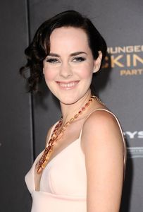 jena-malone-attends-the-hunger-games-mockingjay-part-2-premiere-in-los-angeles_1.jpg