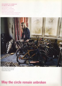 may_the_circle_remain_unbroken_photography_corinne_day_i-D_magazine_june_july_2002_1.jpg