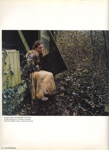 may_the_circle_remain_unbroken_photography_corinne_day_i-D_magazine_june_july_2002_3.jpg