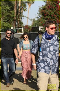 miranda-kerr-masked-evan-spiegel-hold-hands-at-coachella-08.jpg