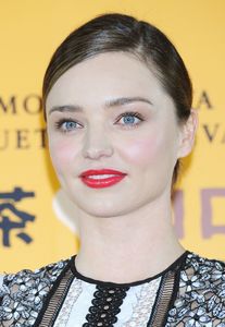 miranda-kerr-suntory-s-kuro-campaign-in-tokyo-japan-4-13-2016-2.jpg