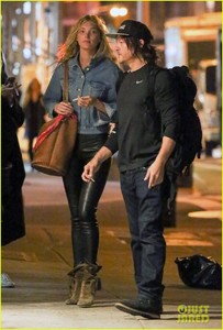 norman-reedus-mystery-blonde-nyc-before-finale-07.jpg