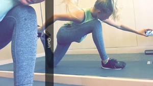 toeknees7_1461143124557.jpg