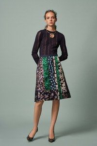 20-Oscar-de-la-Renta-Resort-2017.jpg