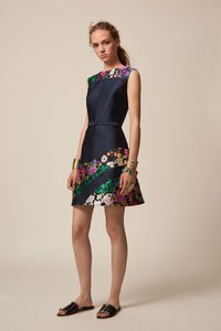 23-Oscar-de-la-Renta-Resort-2017.jpg