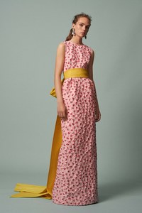 30-Oscar-de-la-Renta-Resort-2017.jpg