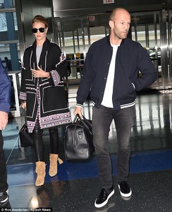 33CDC07300000578-3572030-Dream_couple_Rosie_wore_a_contrasting_pair_of_brown_suede_ankle_-m-50_1462349811476.jpg
