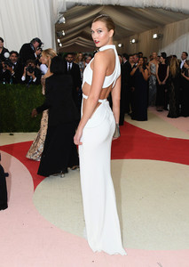 Karlie+Kloss+Manus+x+Machina+Fashion+Age+Technology+YXXvW8znRMqx.jpg