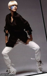 glamour it  nov 2002 (11).jpg