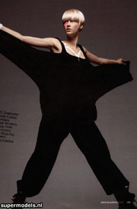 glamour it  nov 2002 (2).jpg