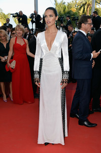 zAdriana+Lima+Julieta+Red+Carpet+Arrivals+69th+q0zn7Kra1qNx.jpg