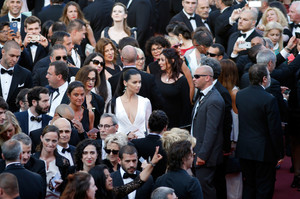 zAdriana+Lima+Julieta+Red+Carpet+Arrivals+69th+lP3OPM2pzabx.jpg