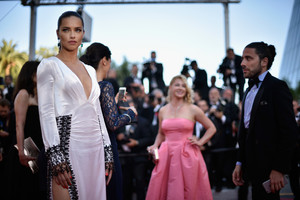 zAdriana+Lima+Julieta+Red+Carpet+Arrivals+69th+0Rfbv91eMD3x.jpg