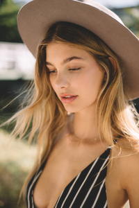 Camila Morrone (07).jpg