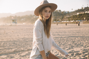 Camila Morrone (17).jpg