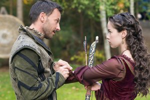 Reign-Three-Queens-2x06-promotional-picture-reign-tv-show-3000-2000 (1).jpg