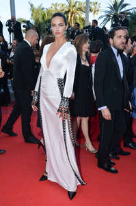 Adriana-Lima--Julieta-Premiere-at-2016-Cannes-Film-Festival--04.jpg