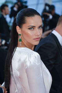 Adriana-Lima--Julieta-Premiere-at-2016-Cannes-Film-Festival--11.jpg