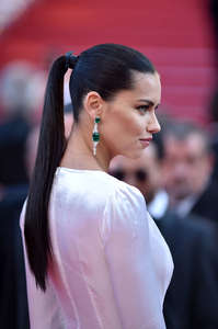 Adriana-Lima--Julieta-Premiere-at-2016-Cannes-Film-Festival--22.jpg