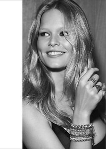 DY_H2015_WOMENS-MAILER_7.jpg