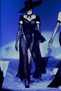 THIERRY-MUGLER-SPRING-1997-RTW-sibyl.jpg