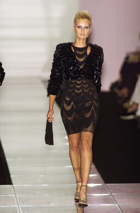 Versace_Fall_2001_dpegmk_Gm_AIRx.jpg