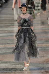 chanel_res17_302_jpg_9278_north_1382x_black.jpg