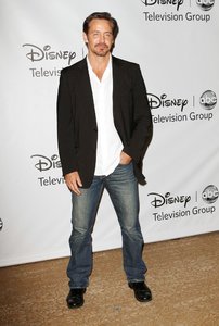 charles-mesure-2011-disney-abc-summer-press-tour-03.jpg