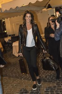 cindy-crawford-at-da-pierluigi-restaurant-in-rome-04-26-2016_6.jpg