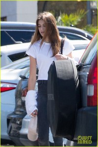 kaia-gerber-movies-with-friends-03.jpg