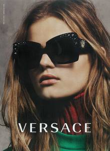 kate-grigorieva-versace-2015-sonbahar-gozluk-reklam-kampanyasinda_1291_1920x0.jpg