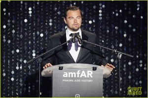 leonardo-dicaprio-2016-amfar-cannes-gala-01.jpg