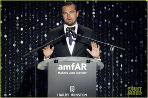 leonardo-dicaprio-2016-amfar-cannes-gala-03.jpg