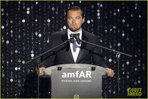 leonardo-dicaprio-2016-amfar-cannes-gala-05.jpg