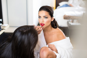 pintarse_los_labios_acabado_mate_trucos_barras_taylor_swift_kendall_jenner_gigi_hadid_864827554_1200x.jpg