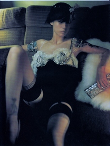 uk_vogue_apr_2001_31.jpg