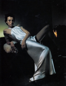 uk_vogue_apr_2001_35.jpg