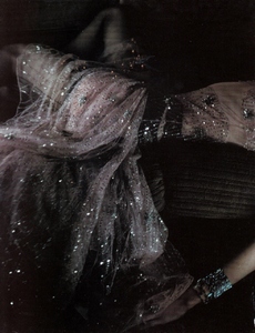 uk_vogue_apr_2001_37.jpg