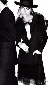 vogue_paris_nov_1994_5.jpg