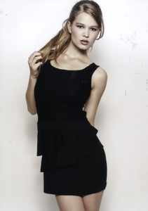 353full-anna-luisa-ewers.jpg