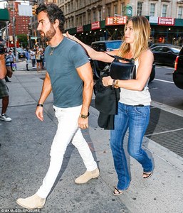 3588CD6000000578-3653686-Hold_me_The_couple_who_married_August_5th_2015_couldn_t_keep_the-m-19_1466570608234.jpg